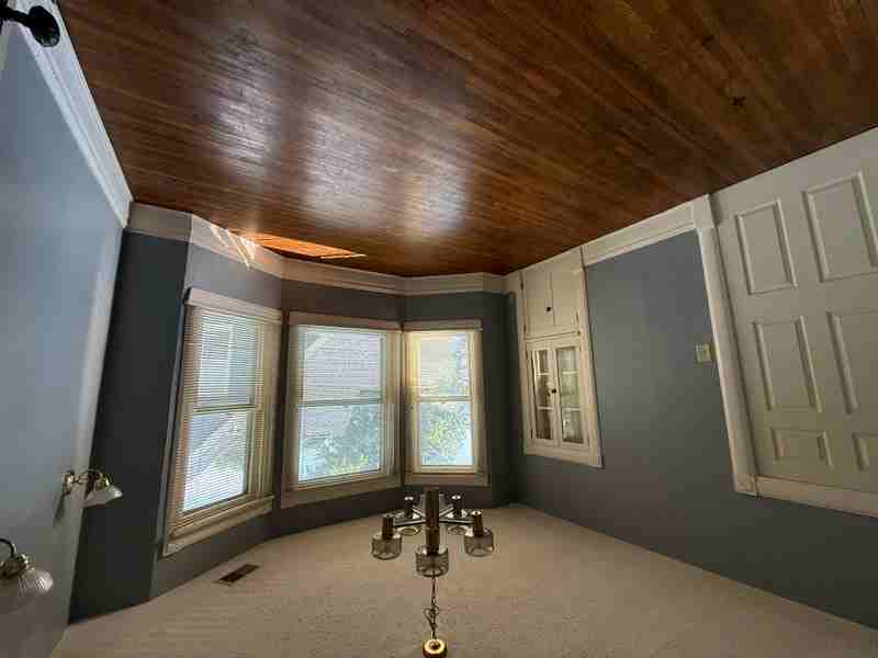 909 S Center St #2 - Photo 3 of 34