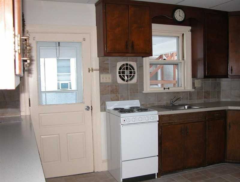 1629 W Market St #1 - Photo 4 of 7