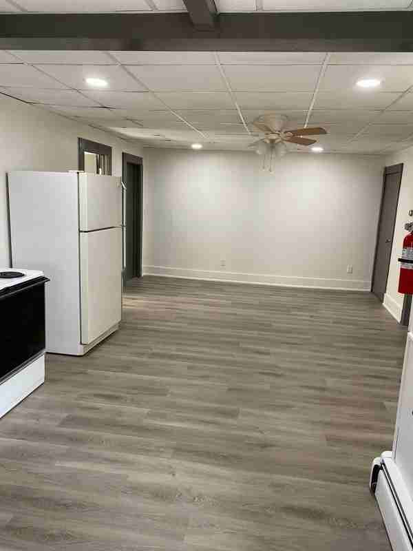 599 Rathbun St #1R - Photo 3 of 14