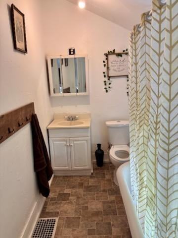 617 7th Ave #2 - Photo 4 of 17