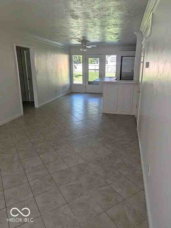 6104 Hillside Ave #1