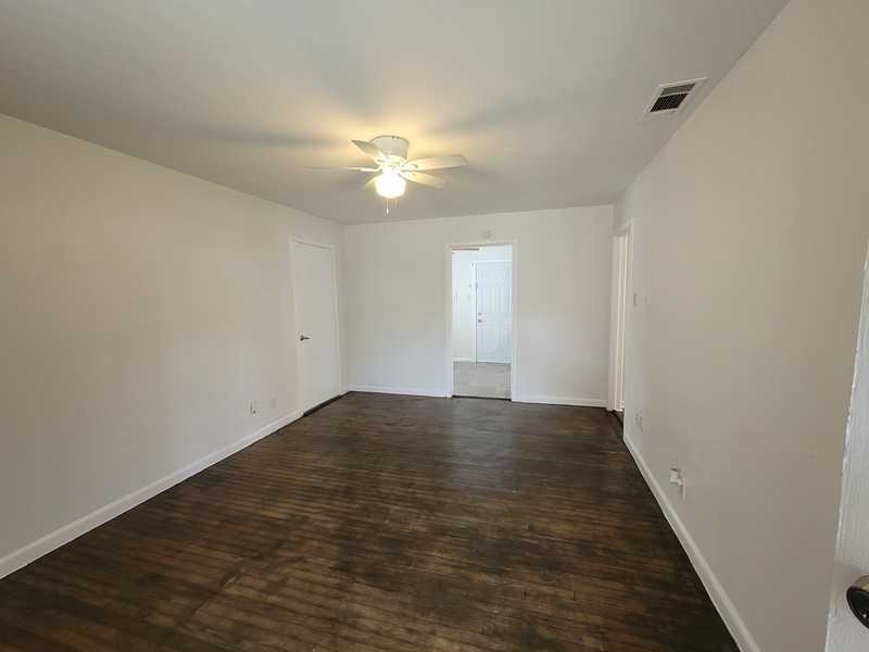 513 Mclemore Dr - Photo 4 of 10