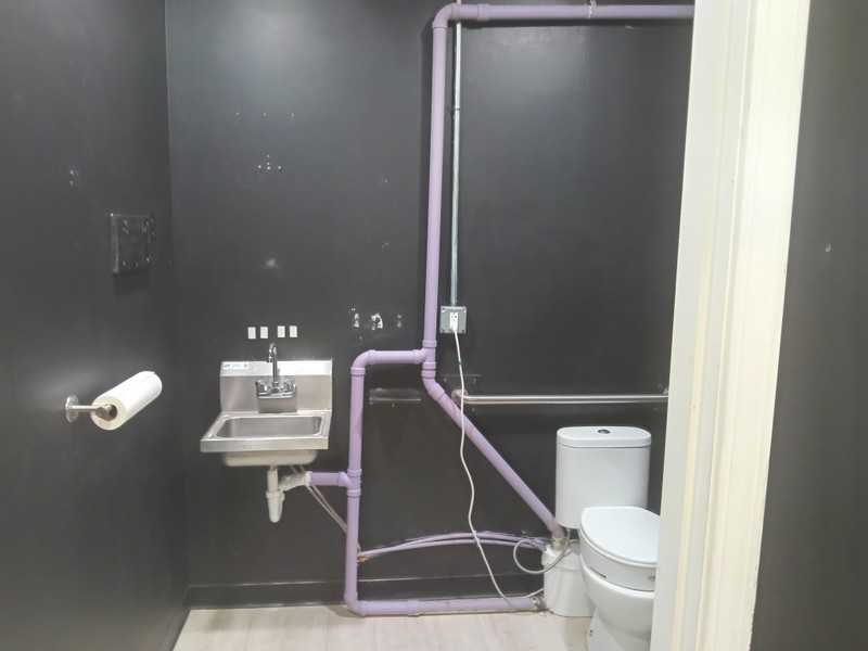 130 N Broadway St - Photo 3 of 8