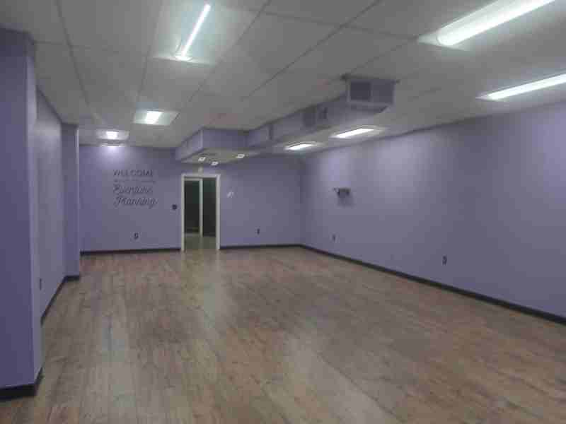 130 N Broadway St - Photo 5 of 8