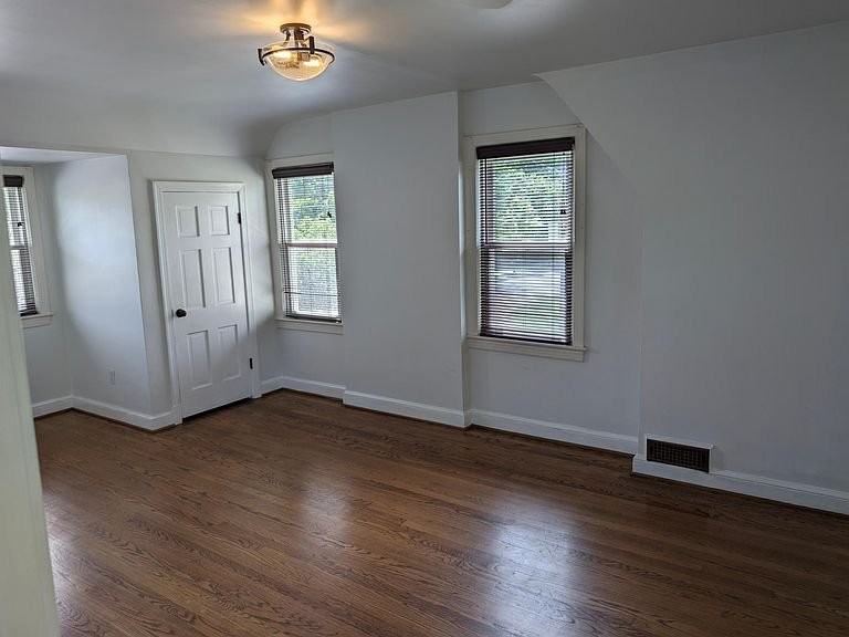 101 E Franklin Ave - Photo 6 of 12