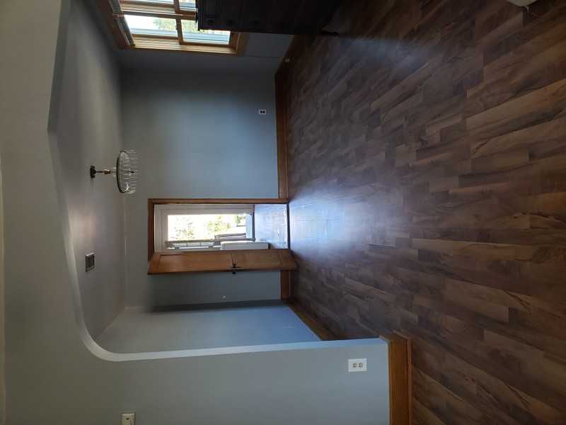 315 2nd St #B - Photo 4 of 17