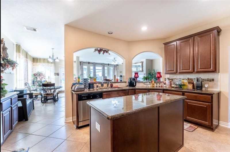 4026 Tuscan Shores Dr - Photo 2 of 16