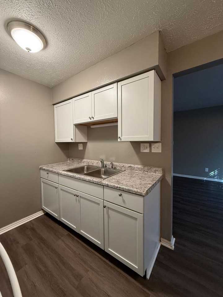 3303 High Point Apartments - Photo 4 of 12