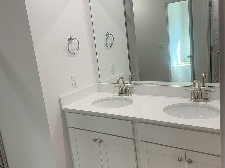 1503 Ridgeview Dr - Photo 4 of 12
