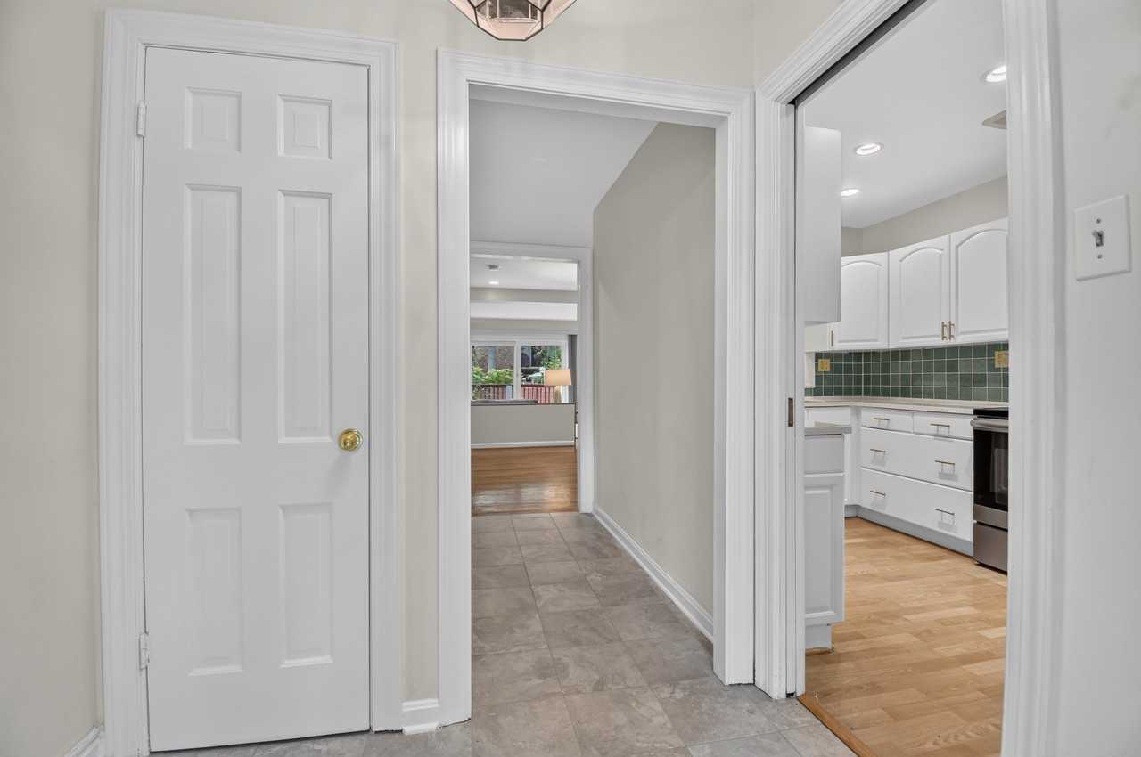 623 I St Sw - Photo 3 of 22