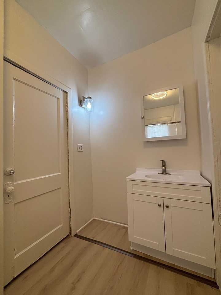 3204 Minnehaha Ave #1 - Photo 7 of 9