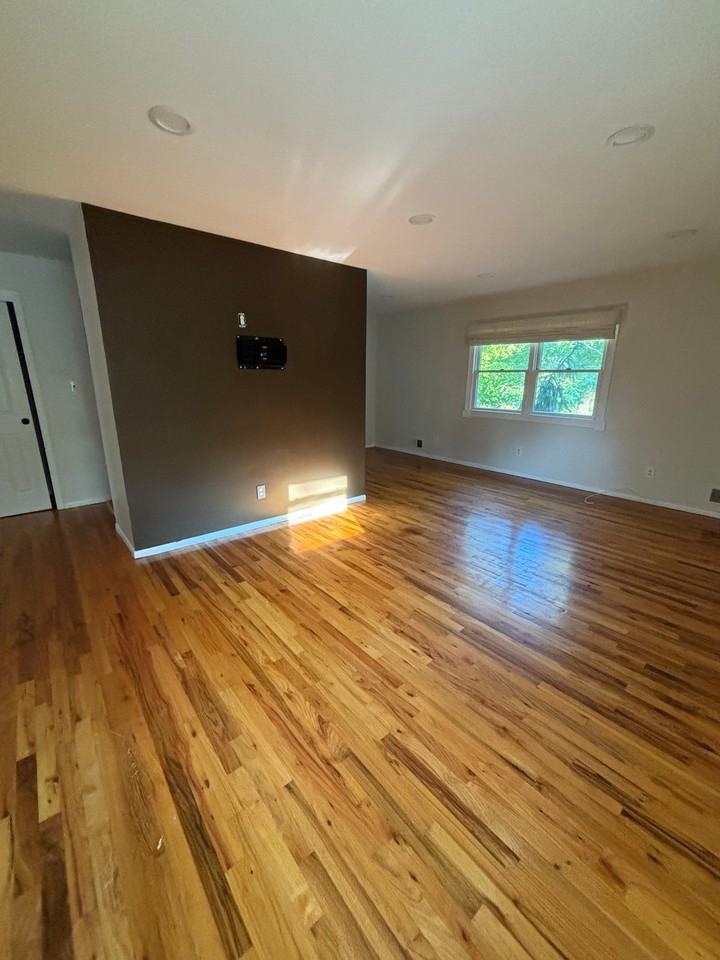 970 Carlton Blvd #2 - Photo 4 of 17