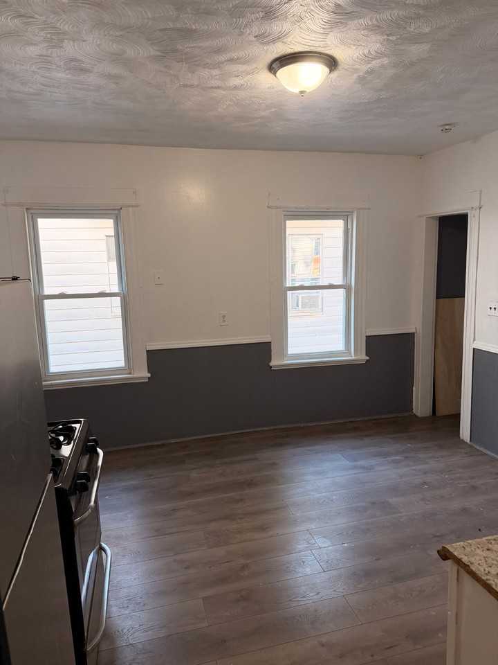999 Howard Ave #2 - Photo 5 of 10