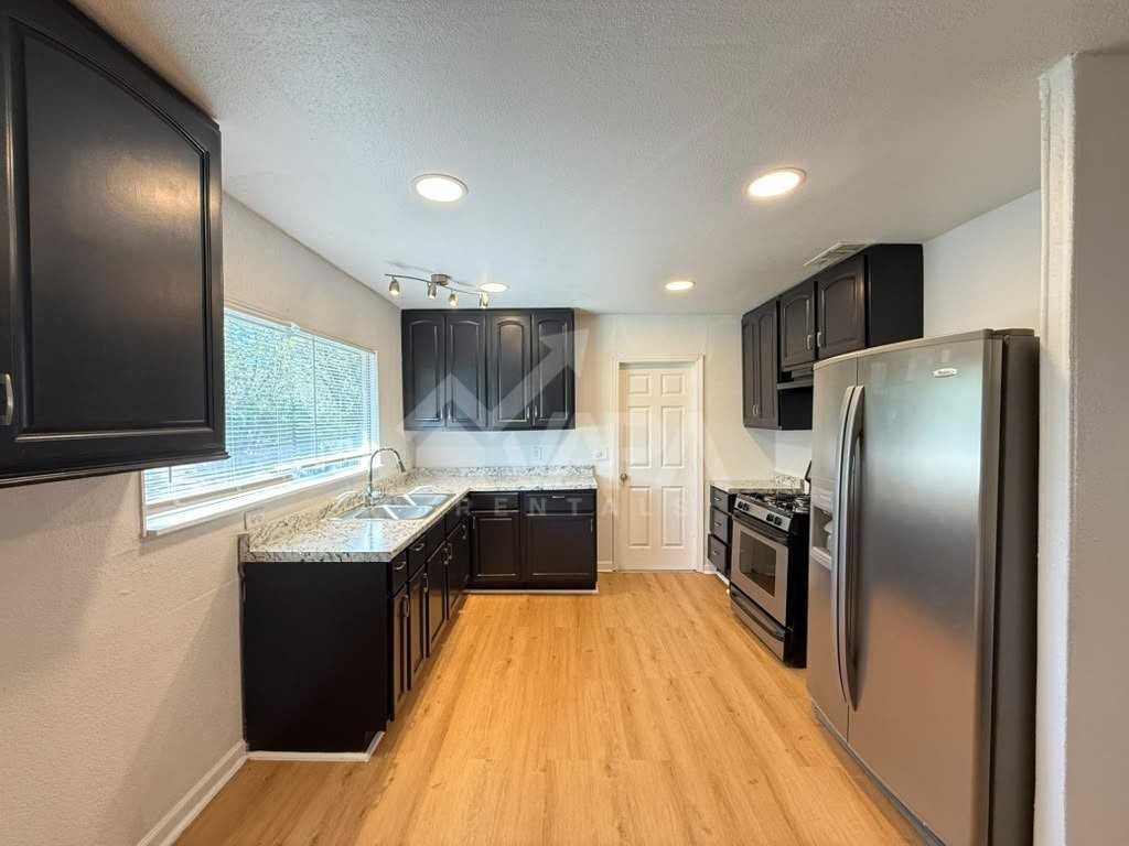 9418 Shields Dr - Photo 4 of 18