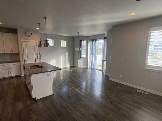 993 W Mckenna Rd - Photo 5 of 20