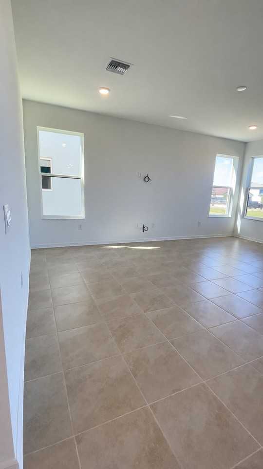 12151 Stirrup Dr - Photo 4 of 20