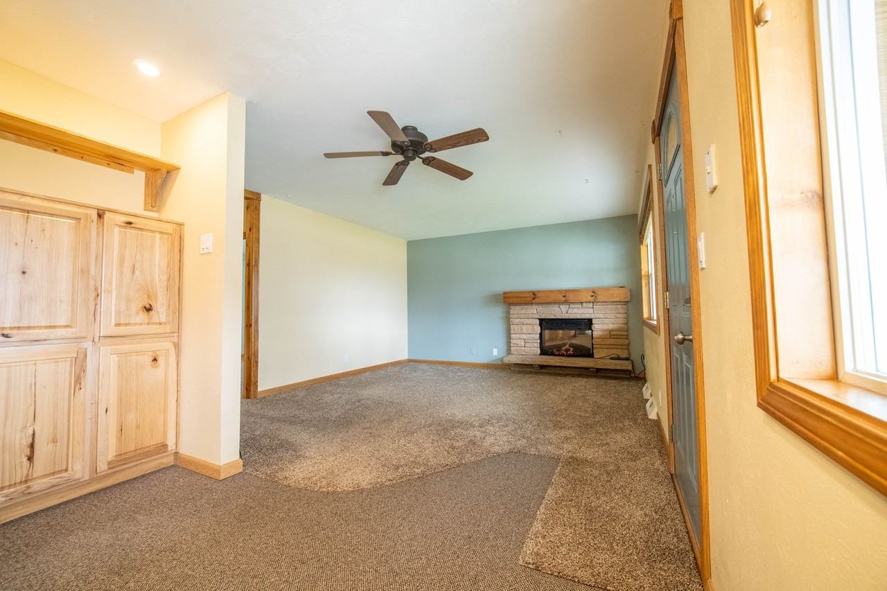 1225 N 4th St - Photo 3 of 20