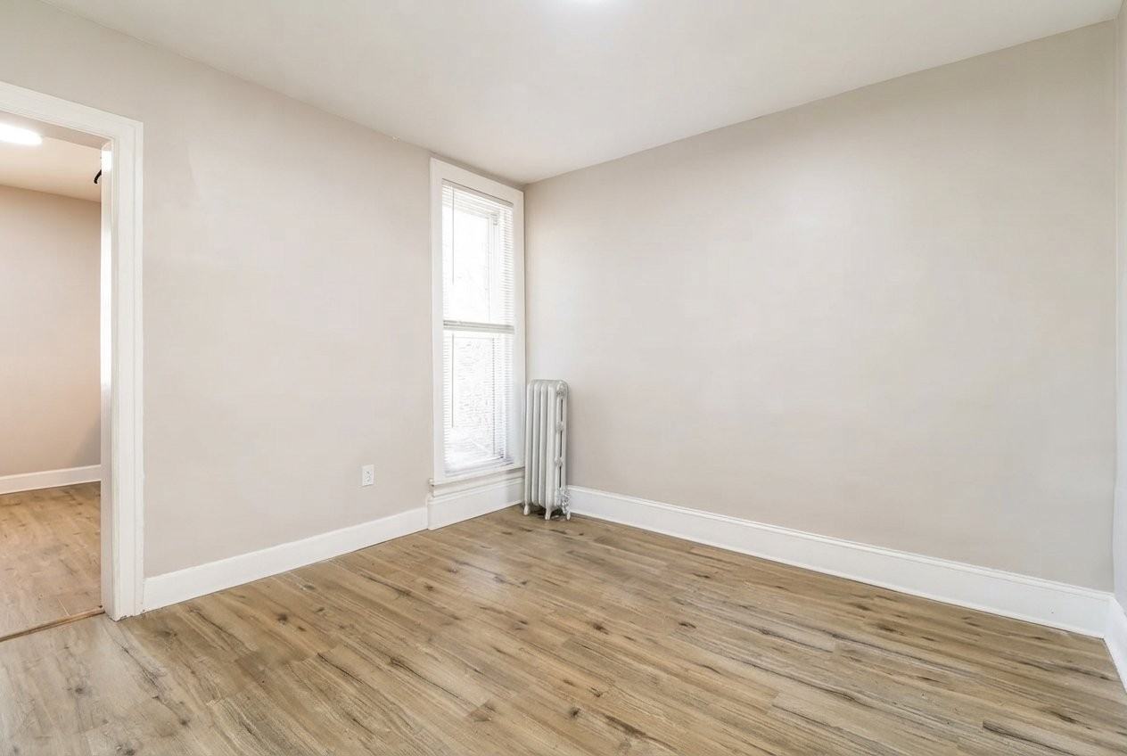 1532 S Vogdes St - Photo 4 of 8
