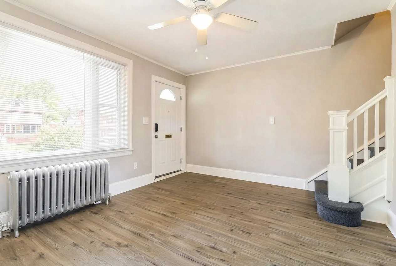 1532 S Vogdes St - Photo 5 of 8