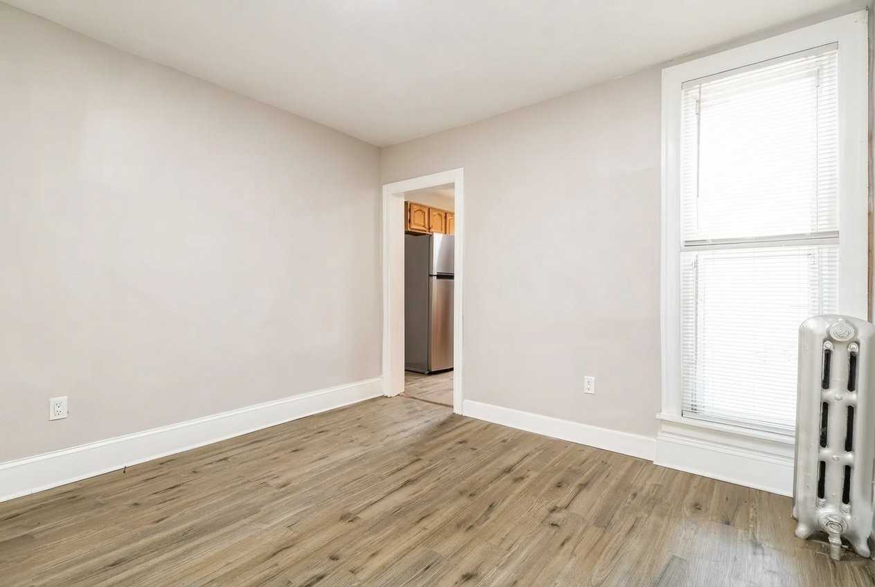 1532 S Vogdes St - Photo 6 of 8