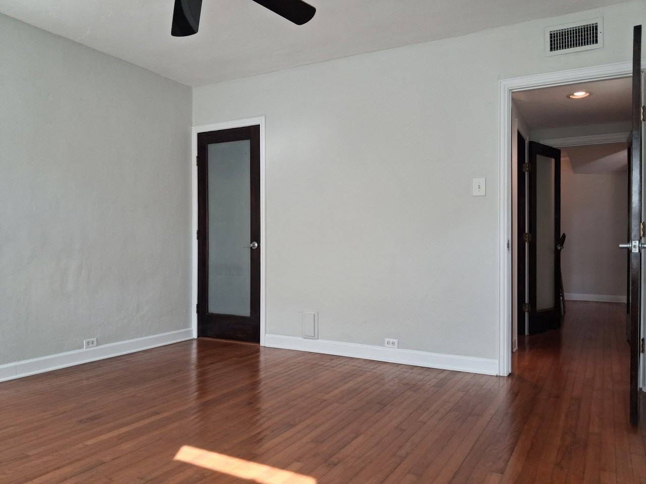 3505 Avenue O #B - Photo 5 of 15