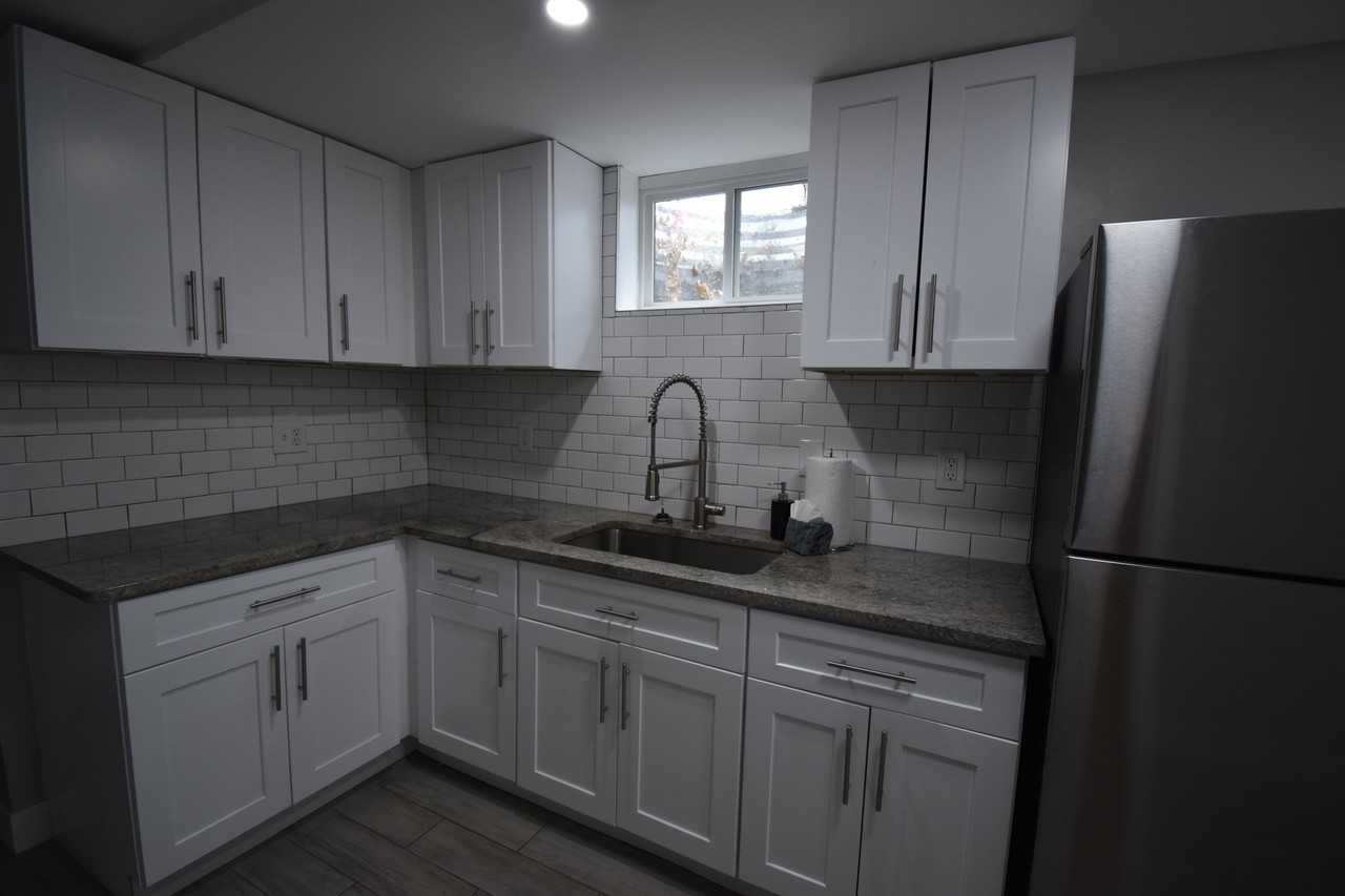 1852 S Forest St - Photo 3 of 6