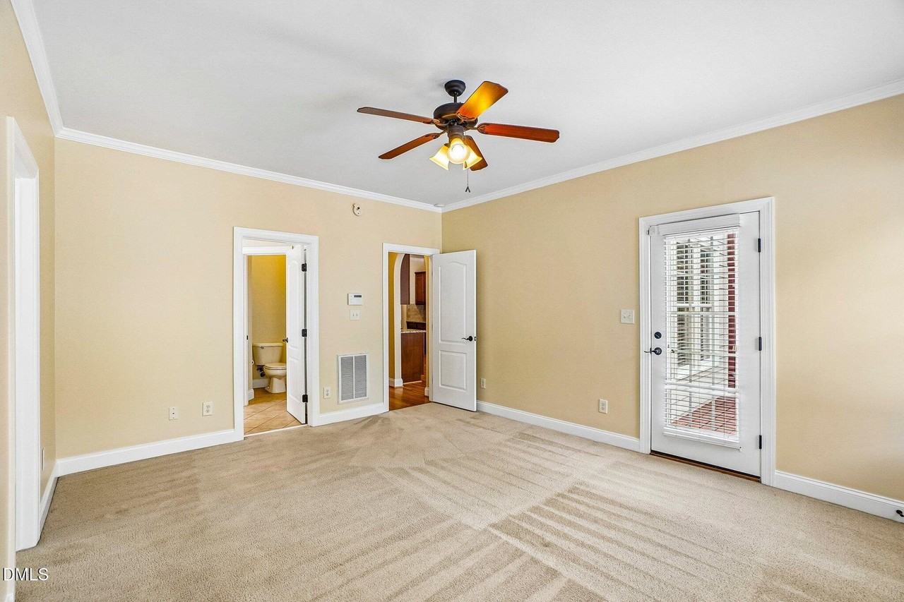 1025 Princeton View Ln - Photo 4 of 20