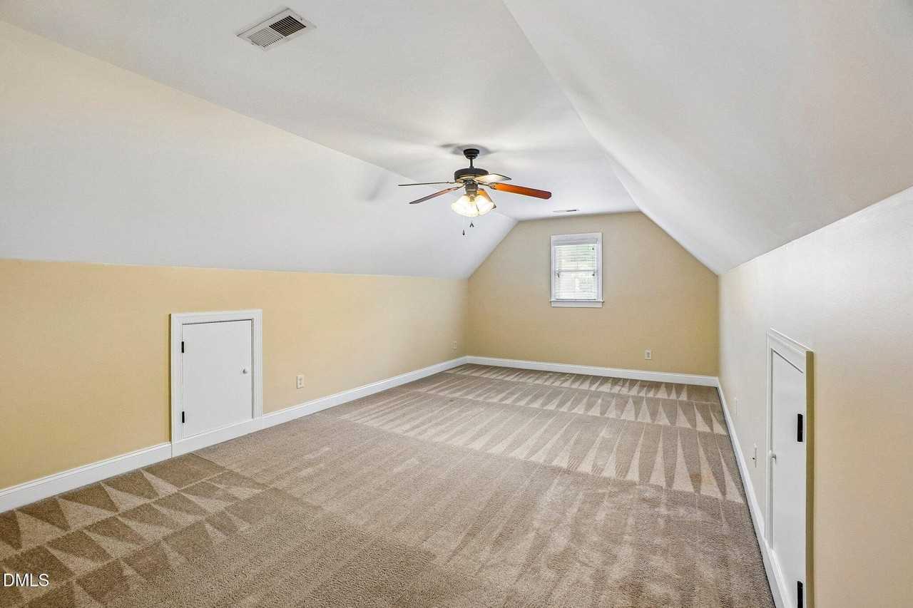 1025 Princeton View Ln - Photo 7 of 20