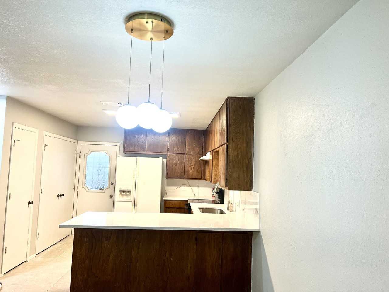 2407 Ventura Dr - Photo 5 of 7