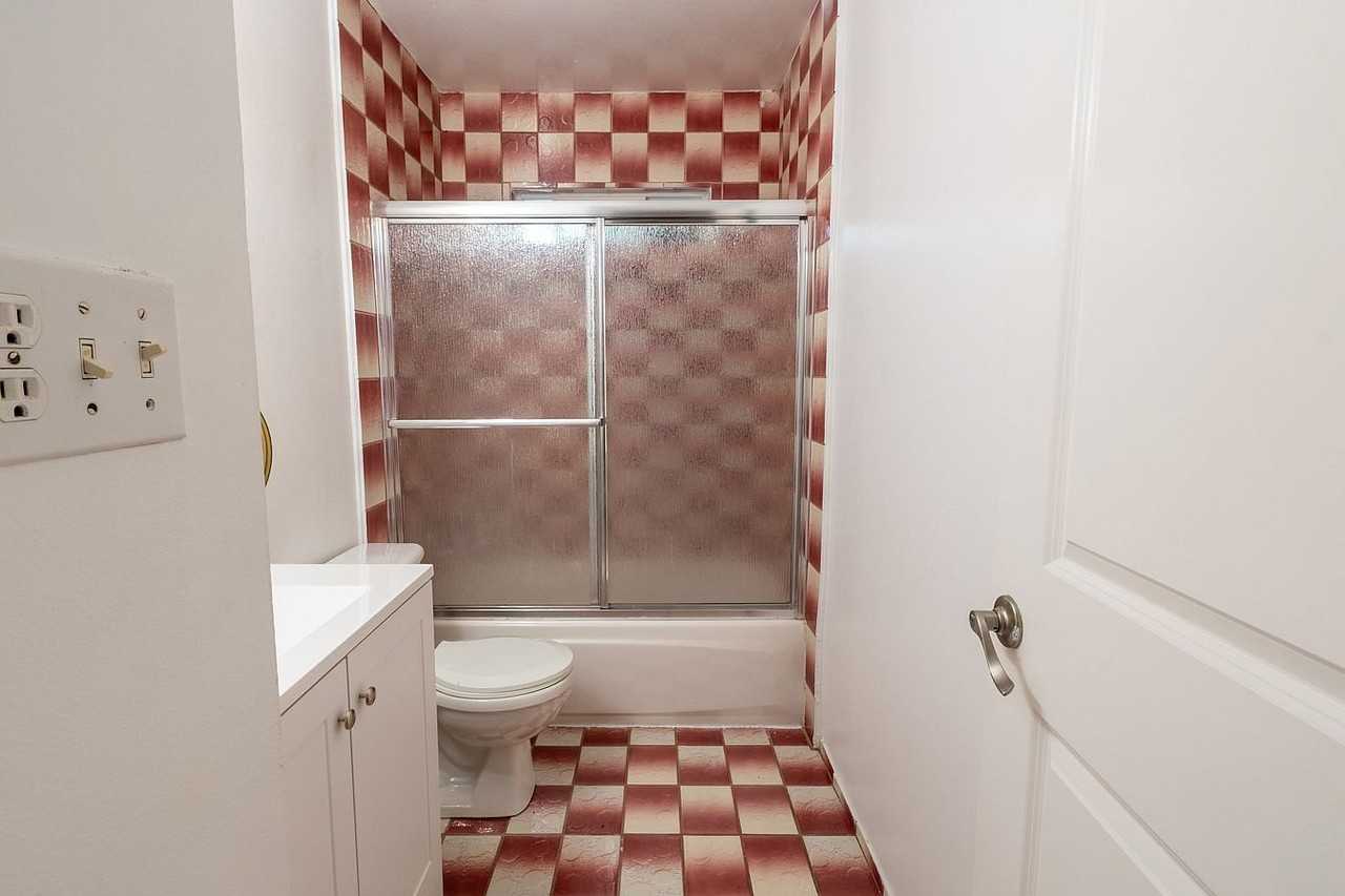 109 22nd Ave - Photo 6 of 6