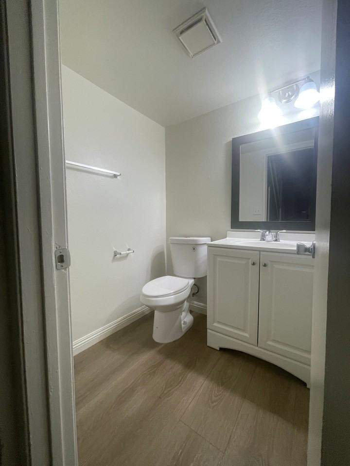 17706 Scherzinger Ln #10 - Photo 4 of 10
