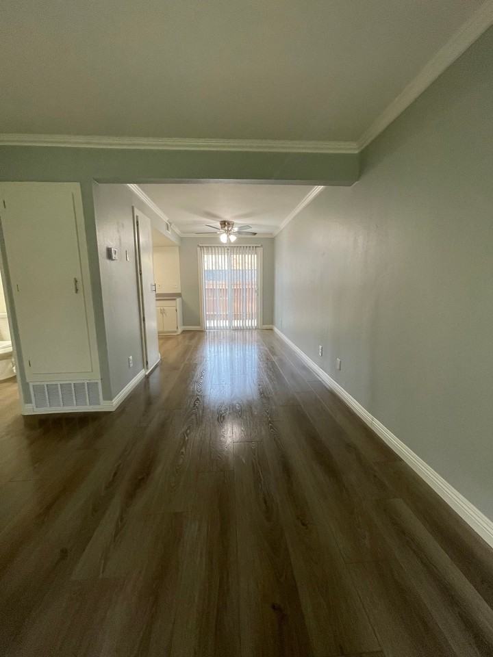 17706 Scherzinger Ln #10 - Photo 6 of 10