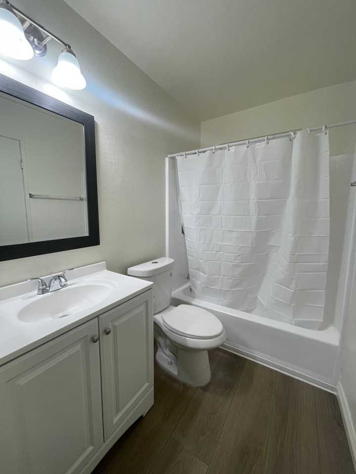 17706 Scherzinger Ln #10 - Photo 7 of 10