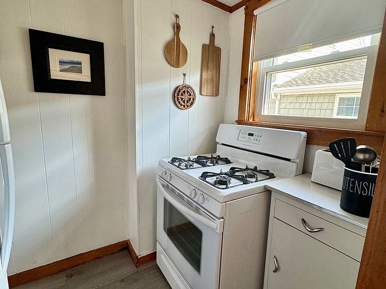 112 Atlantic Ave #2 - Photo 5 of 17