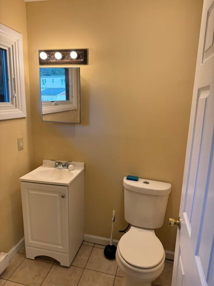 402 Great Creek Rd - Photo 4 of 14