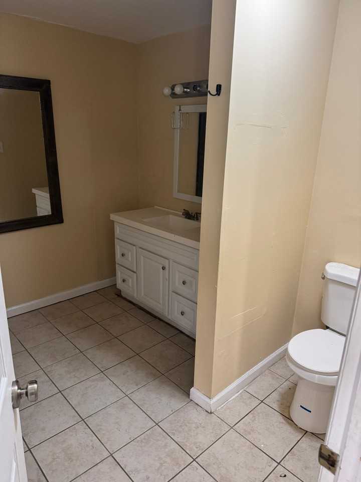 402 Great Creek Rd - Photo 5 of 14