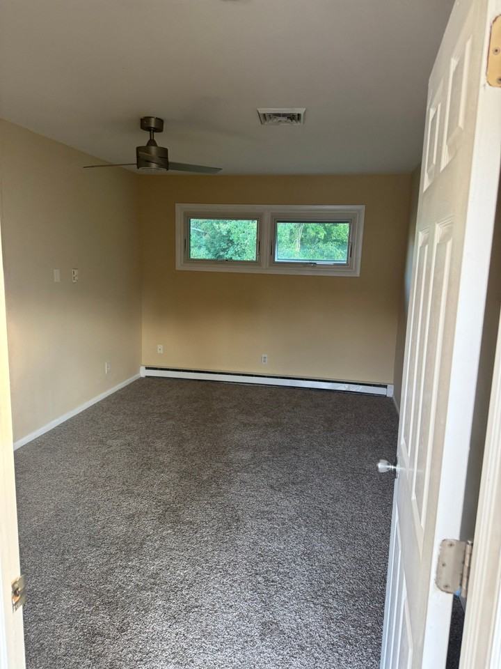 402 Great Creek Rd - Photo 7 of 14