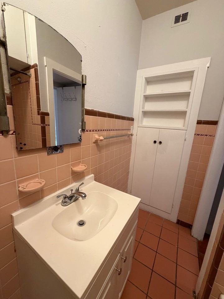 420 28th St N - Photo 5 of 18