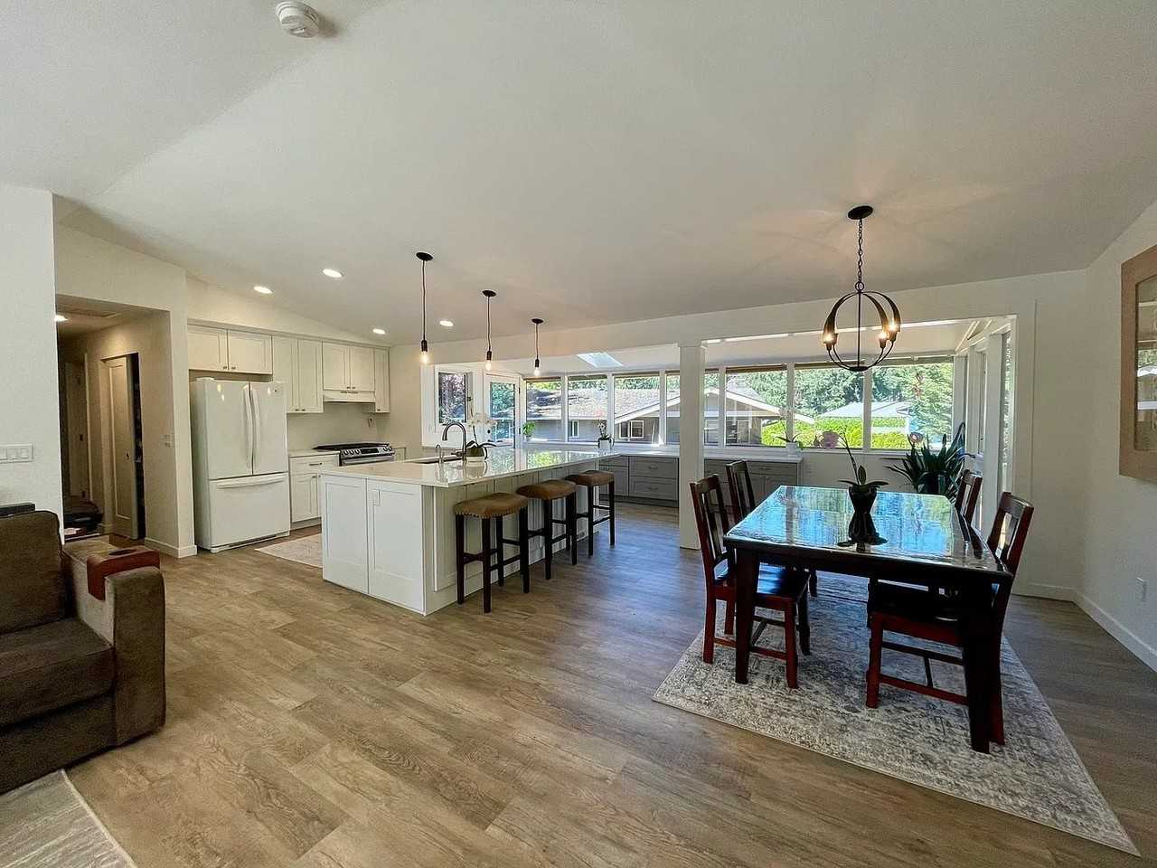 813 217th Pl Ne - Photo 3 of 18