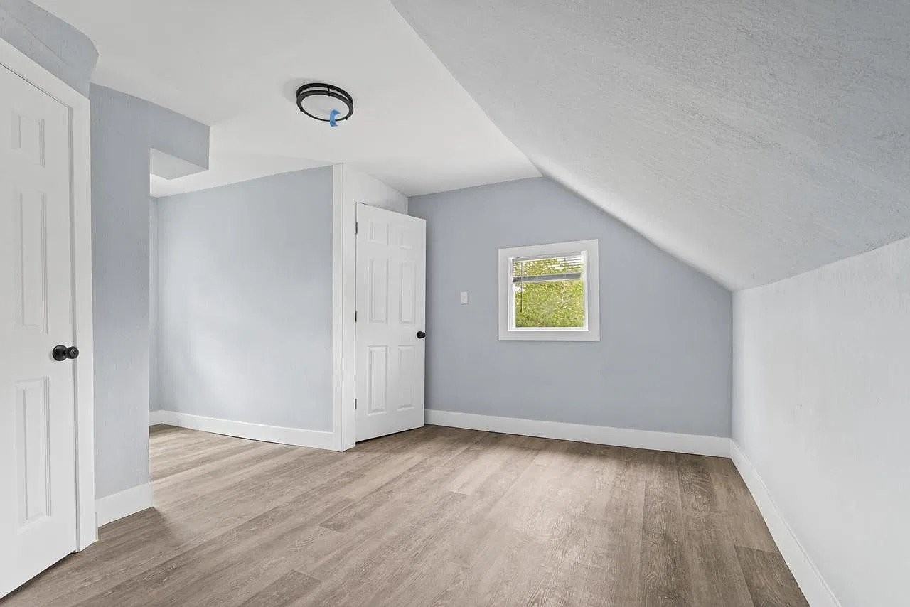 4187 N 20th St - Photo 6 of 6
