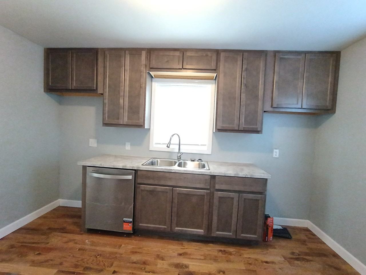 1118 Shuler Ave - Photo 4 of 20
