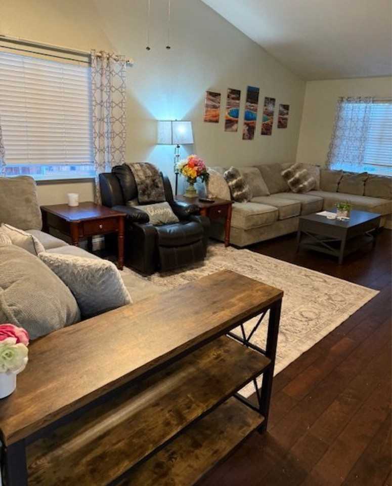9820 Tiberias Ct - Photo 3 of 15
