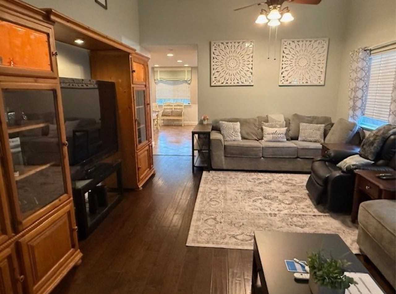 9820 Tiberias Ct - Photo 4 of 15