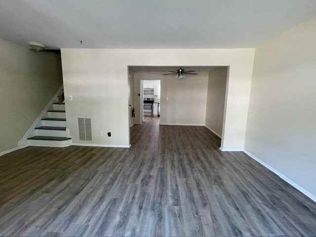 36 Primrose Ln - Photo 3 of 8