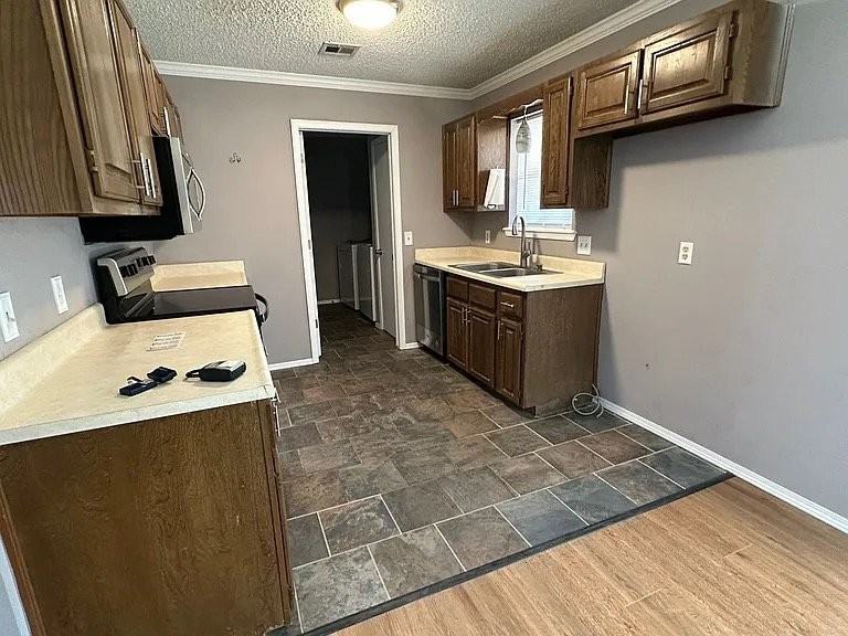 907 W 9th Pl S - Photo 4 of 13
