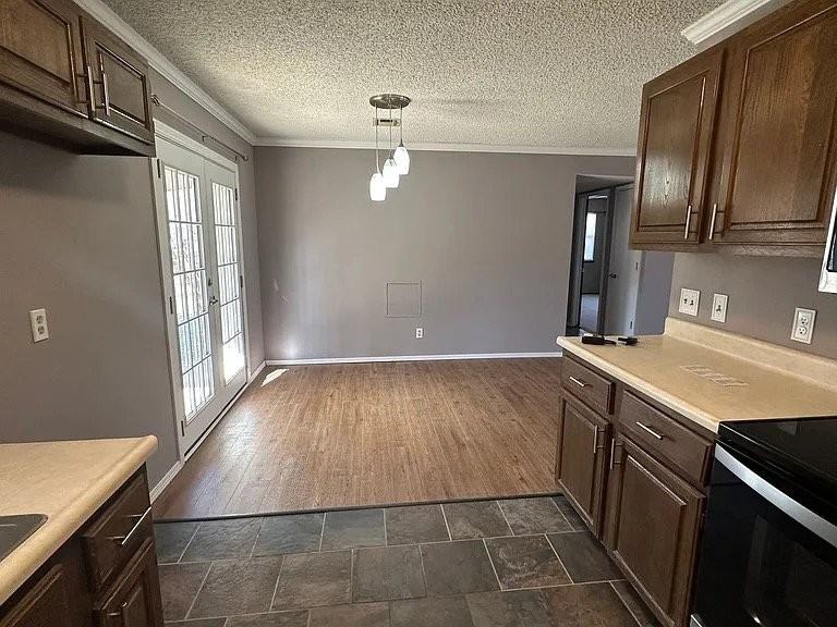 907 W 9th Pl S - Photo 5 of 13