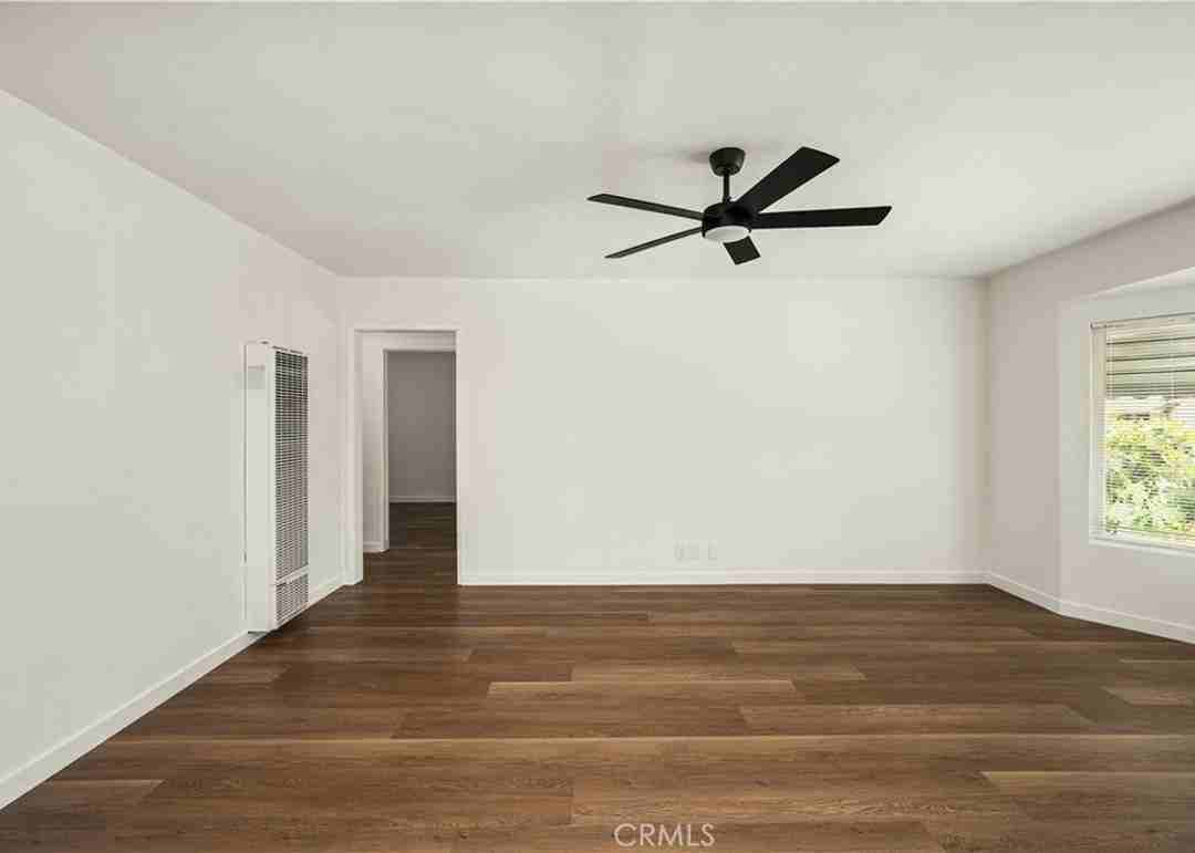 1615 S Van Ness Ave - Photo 5 of 17
