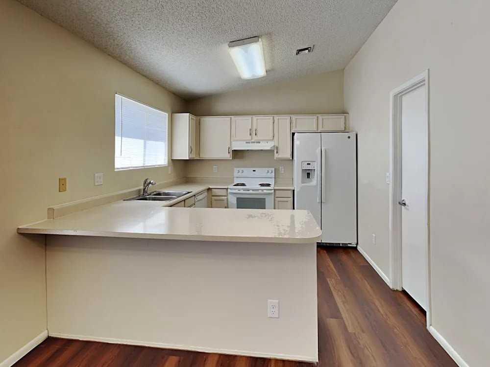 11301 N 79th Ave - Photo 7 of 15
