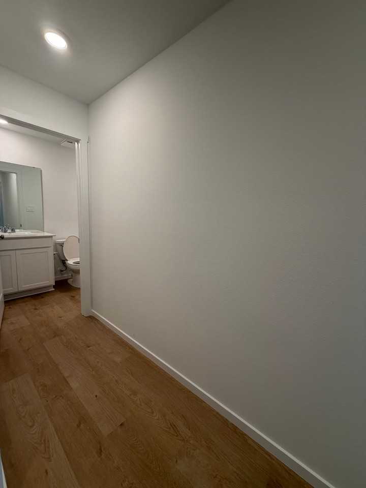 1215 Stetson Ave - Photo 6 of 19