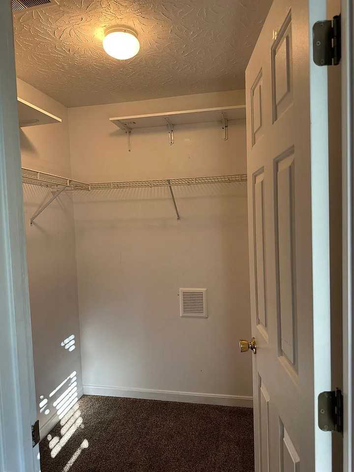 10567 Lynn Ln - Photo 7 of 10